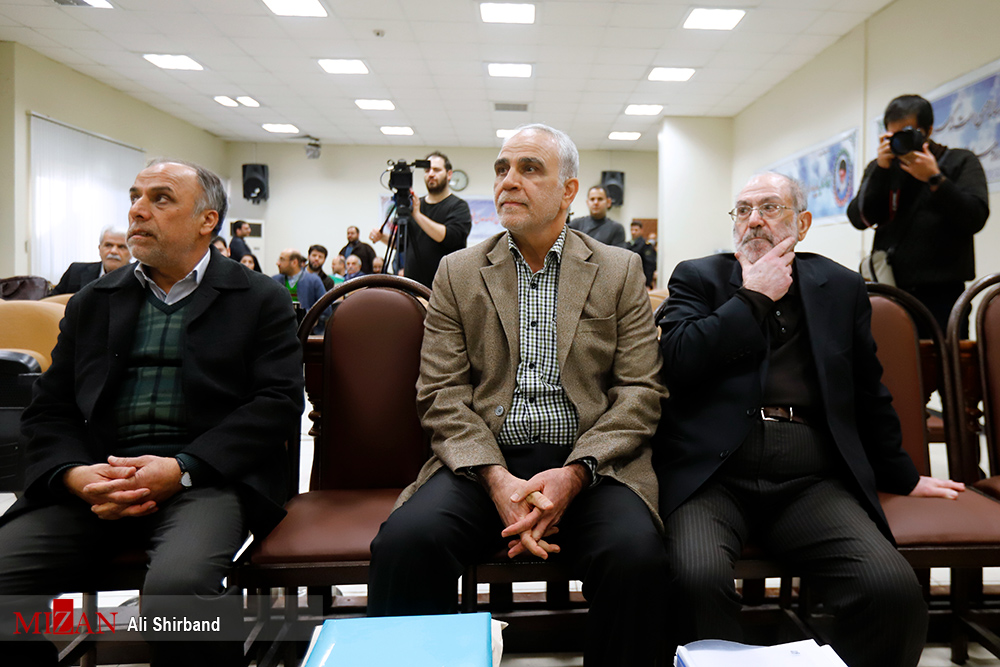 ۱۴ هزار میلیارد تومان از اموال و سپرده فرهنگیان در پرونده بانک سرمایه به یغما رفت/ بیتوجهی به ضوابط خاص اعطای تسهیلات از سوی مدیران وقت بانک سرمایه ۱۴ هزار میلیارد تومان از اموال و سپرده فرهنگیان در پرونده بانک سرمایه به یغما رفت/ بیتوجهی به ضوابط خاص اعطای تسهیلات از سوی مدیران وقت بانک سرمایه