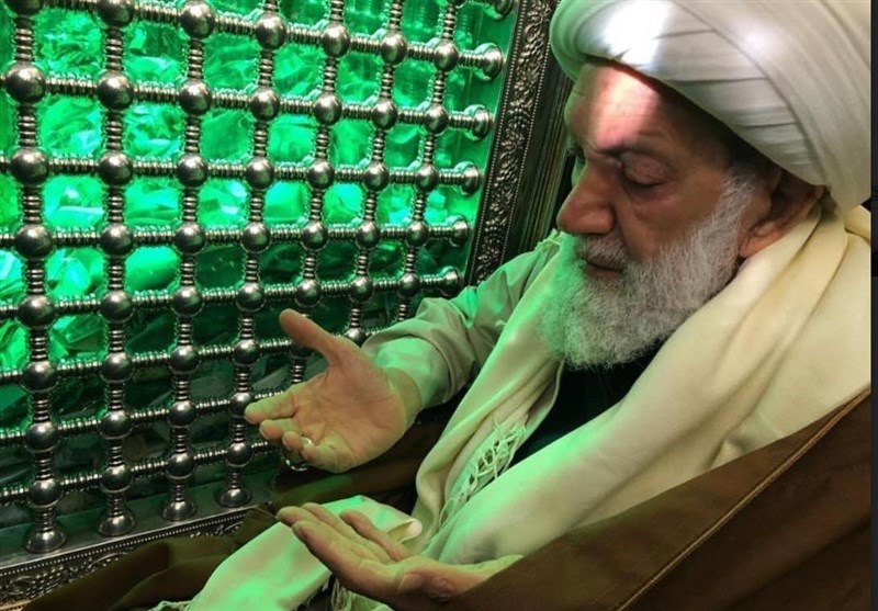 عکس / شیخ عیسی قاسم در حرم منور رضوی