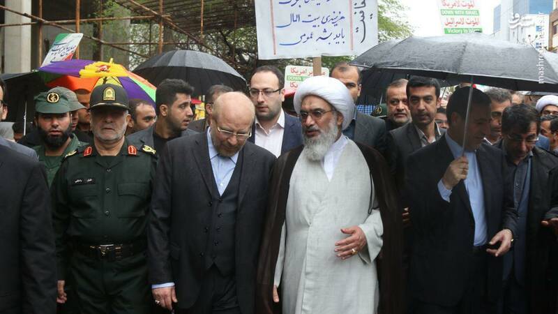 عکس/ راهپیمایی قالیباف در جمع مردم بوشهر