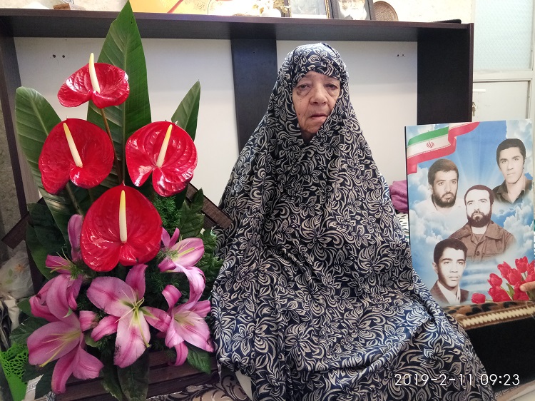 دیدار اعضای شورای ایثارگران بانک ملت با خانواده شهیدان سرافراز غضنفری