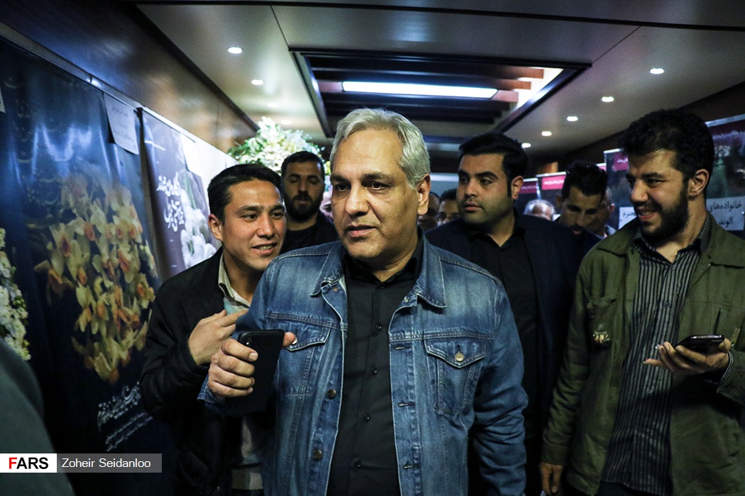 عکس/ مهران مدیری در مراسم ترحیم خشایار الوند