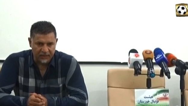 حرکت عجیب علی دایی در کنفرانس خبری حرکت عجیب علی دایی در کنفرانس خبری