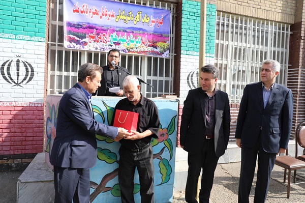 مدیرعامل بانک ملت در منطقه ۱۶ تهران زنگ مهر را نواخت