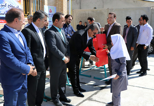 بهره برداری از مدرسه جدید بانک ملت در روستای نوروزآباد کرمانشاه