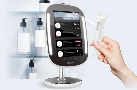 آینهای که عیبهای صورتتان را پیدا میکند آینهای که عیبهای صورتتان را پیدا میکند