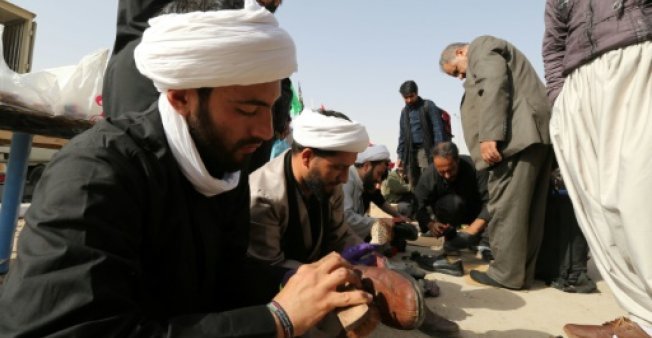 گزارش خبرگزاری فرانسه از راهپیمایی اربعین گزارش خبرگزاری فرانسه از راهپیمایی اربعین