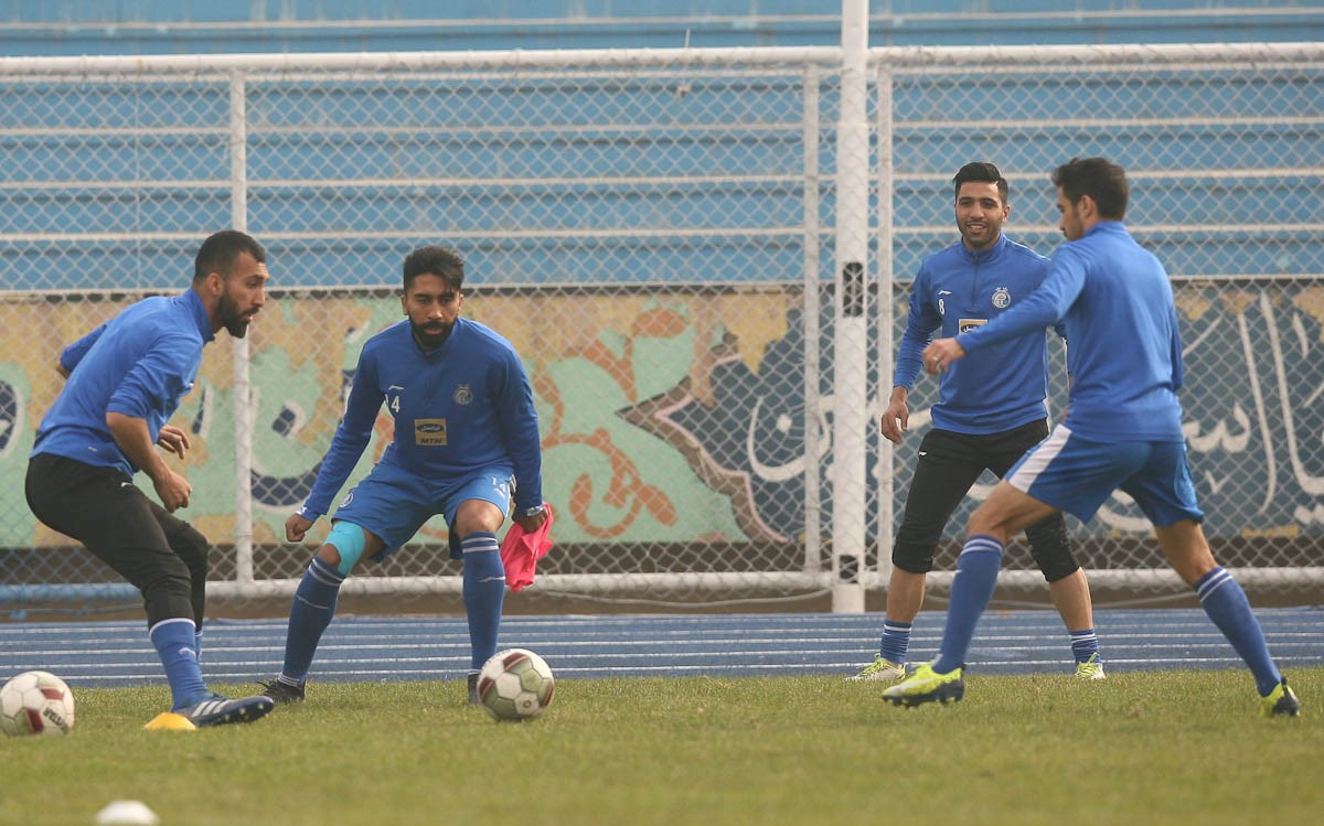 تمرین استقلالی‌ها در هوای آلوده+عکس