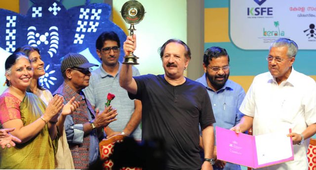 مجید مجیدی از هندیها جایزه گرفت +عکس مجید مجیدی از هندیها جایزه گرفت +عکس