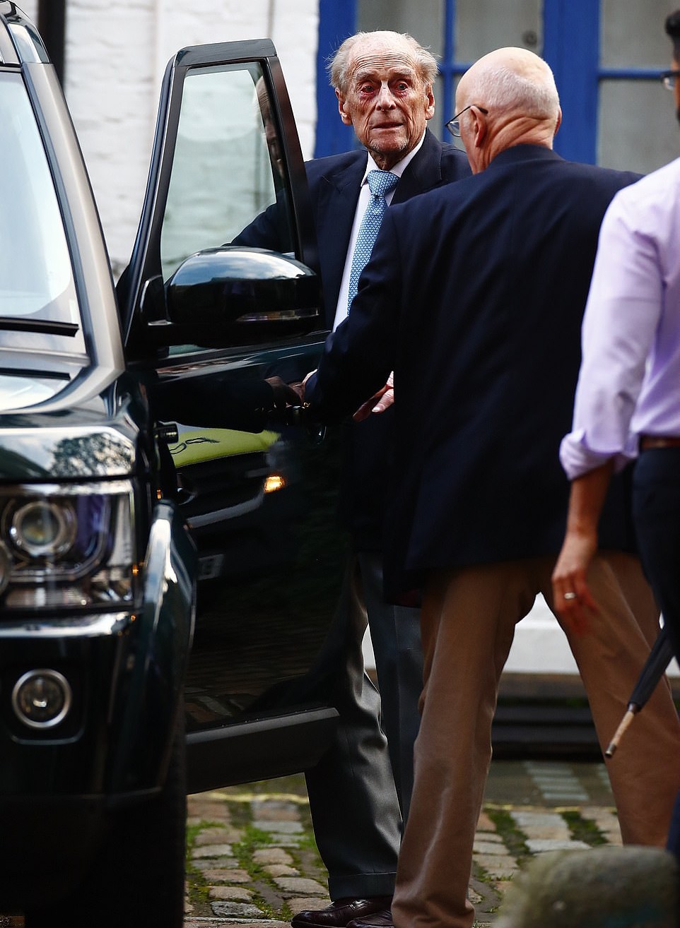 عکس/ همسر ملکه انگلیس از بیمارستان مرخص شد عکس/ همسر ملکه انگلیس از بیمارستان مرخص شد