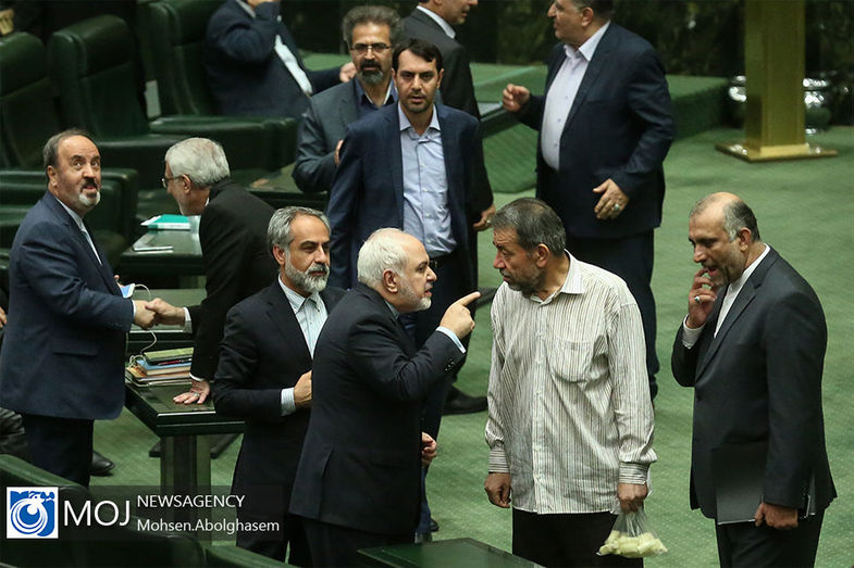 ماجرای یک عکس جنجالی نماینده مجلس+عکس