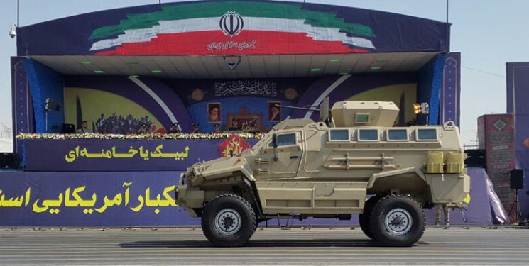 خودروی تاکتیکی ضد مین و بومی «امرپ طوفان» در رژه نیروهای مسلّح رونمایی شد