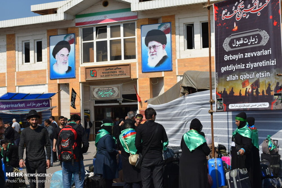 عکس/ ورود زائران خارجی اربعین به مرز آستارا