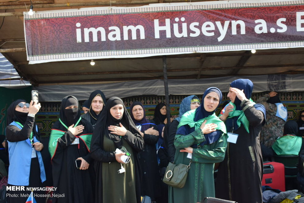 عکس/ ورود زائران خارجی اربعین به مرز آستارا