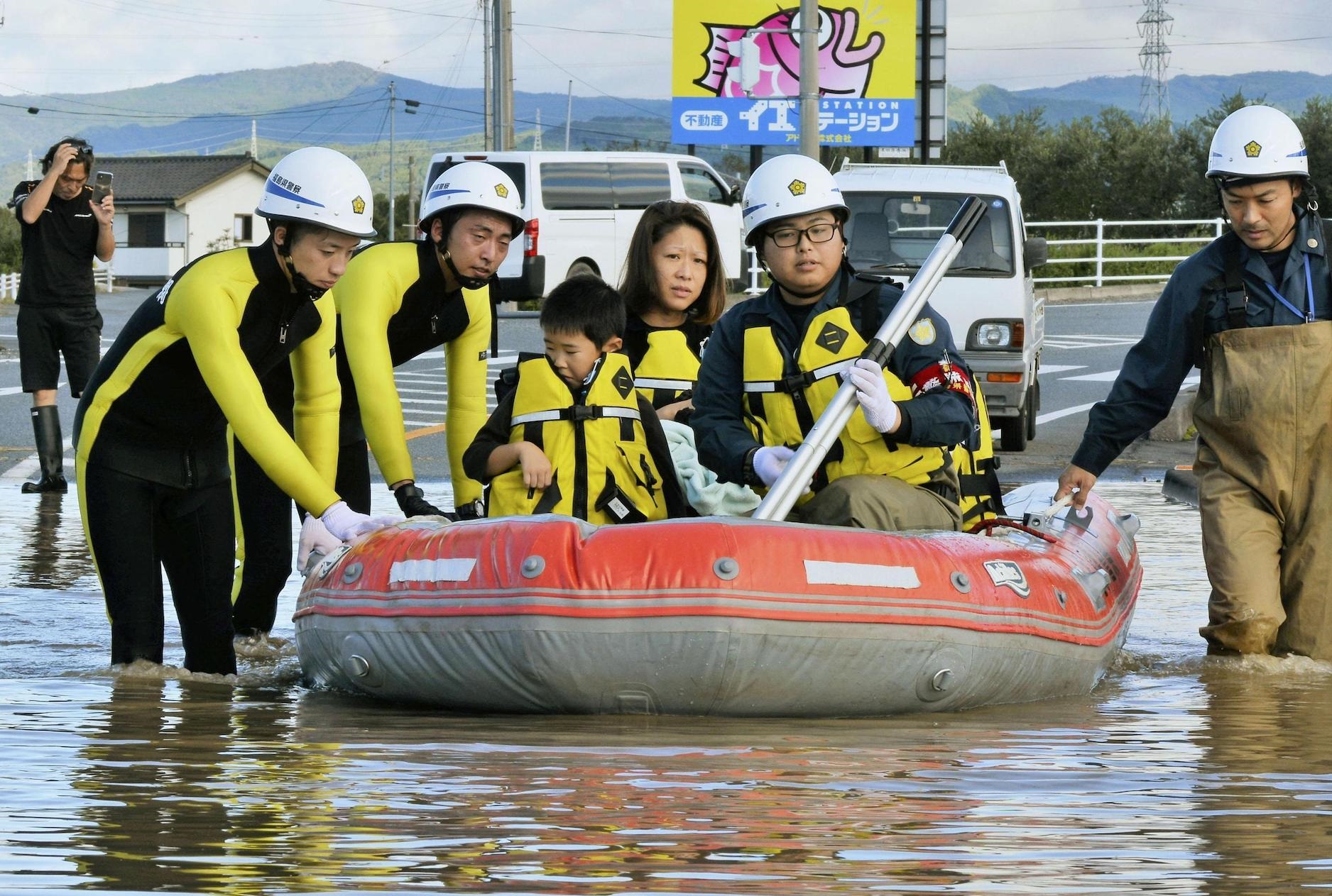 عکس/ طوفان هاگیبیس در ژاپن عکس/ طوفان هاگیبیس در ژاپن