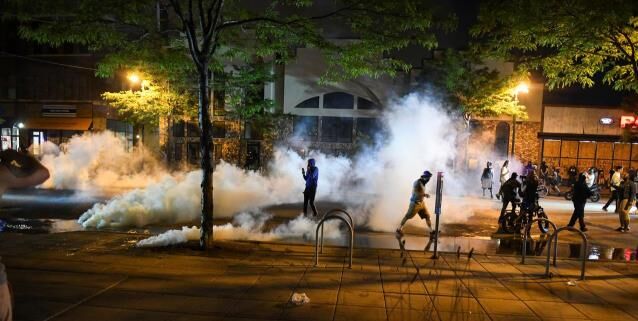 موج اعتراضها در ایالت مینه سوتا ، نیویورک و مینیاپولیس آمریکا به خشونت پلیس +فیلم موج اعتراضها در ایالت مینه سوتا ، نیویورک و مینیاپولیس آمریکا به خشونت پلیس +فیلم