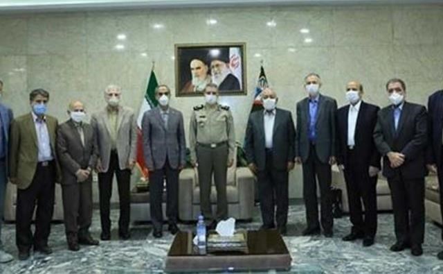 فرمانده کل ارتش با جمعی از پیشکسوتان دفاعمقدس دیدار کرد فرمانده کل ارتش با جمعی از پیشکسوتان دفاعمقدس دیدار کرد