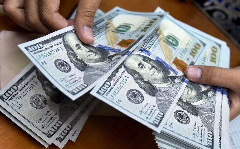 قطر انتقال ۶ میلیارد دلار به حساب‌های بانکی این کشور را تایید کرد